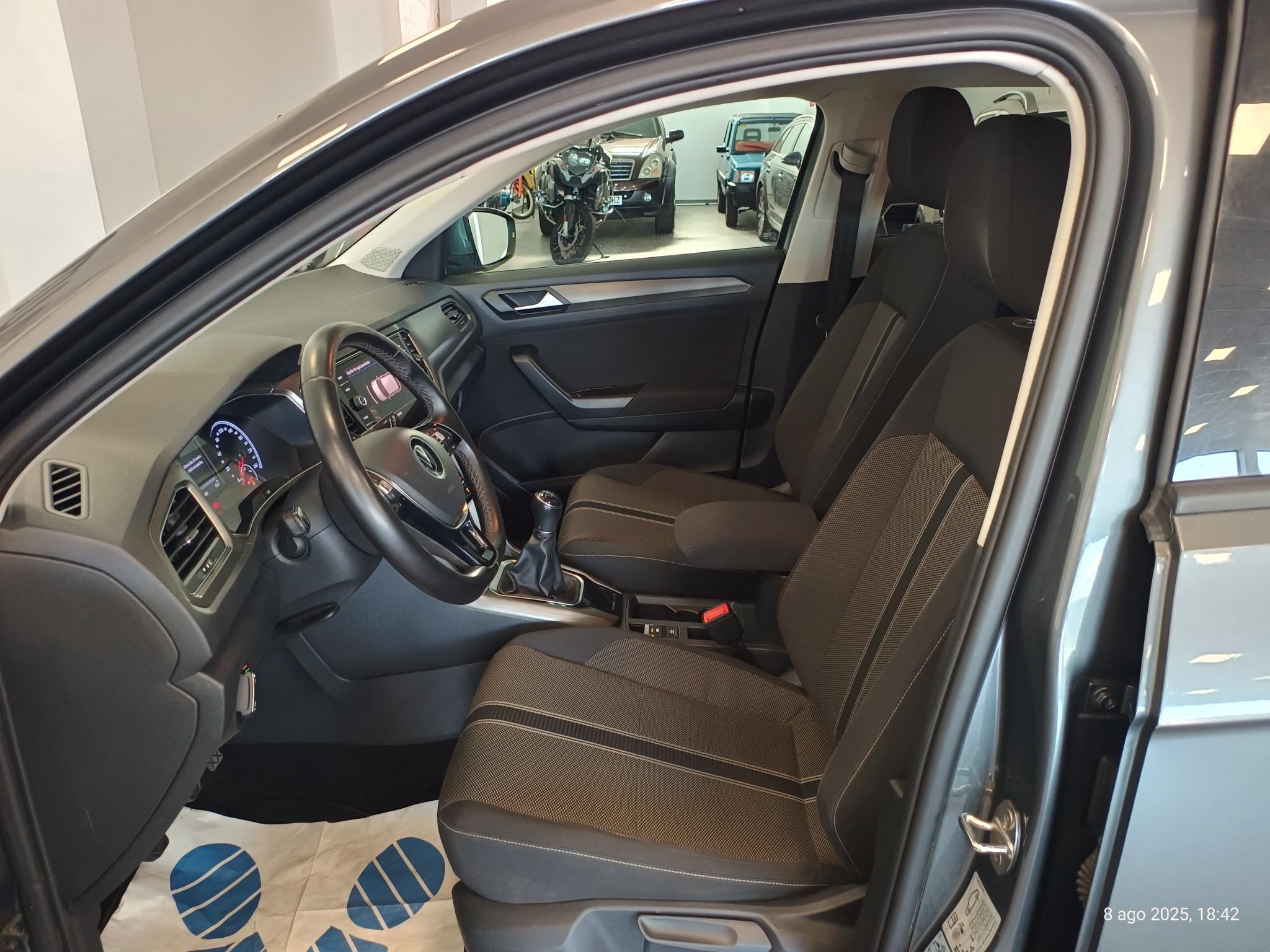 2021 VOLKSWAGEN T -ROC