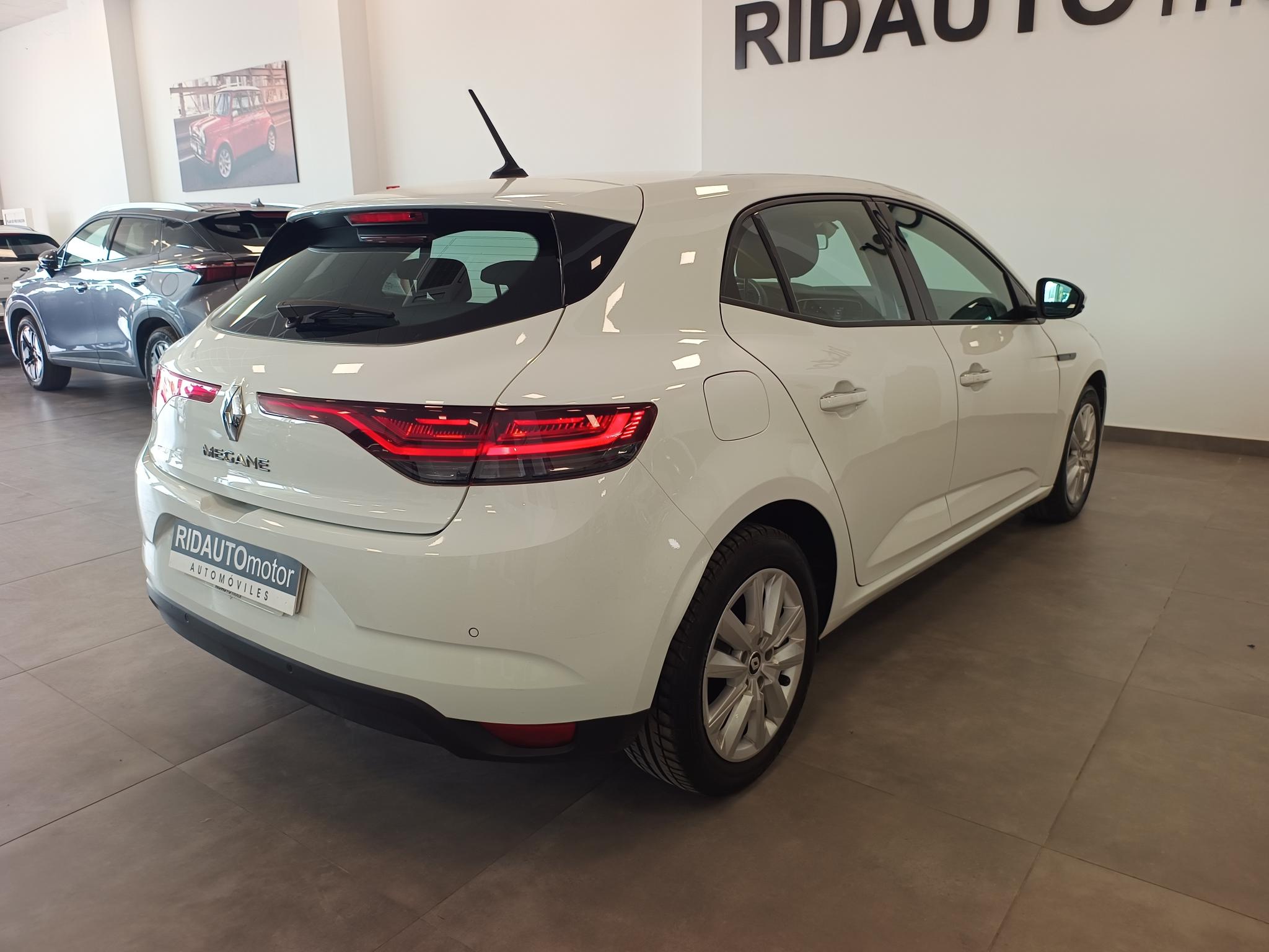 2022 RENAULT Megane