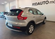 2023 VOLVO XC40