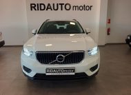 2022 VOLVO XC40