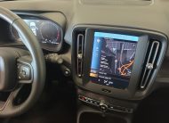 2022 VOLVO XC40