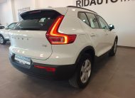 2022 VOLVO XC40