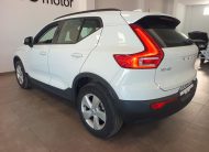 2022 VOLVO XC40